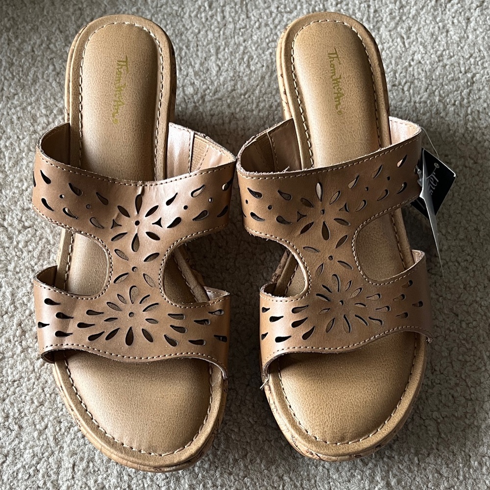 Thom McAn Brown Cutout Women's Sandals Size 7.5 Leather